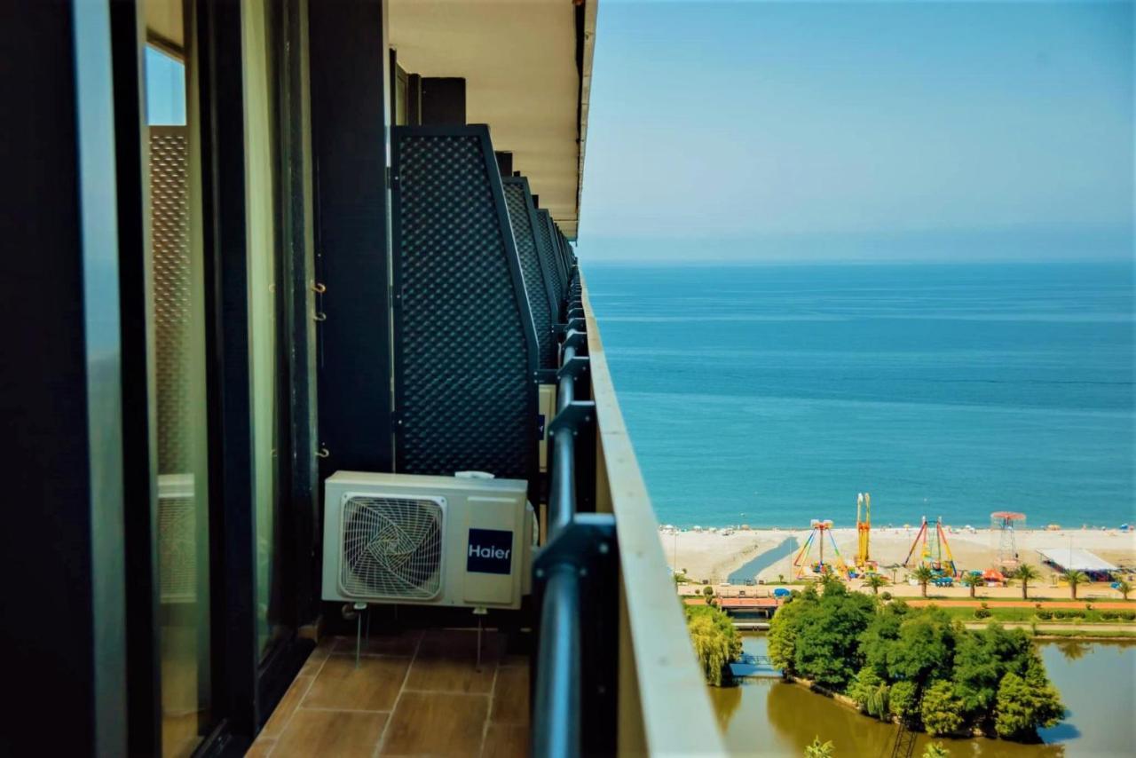 Orbi City Sea View - Special Category Aparthotel Батуми Екстериор снимка