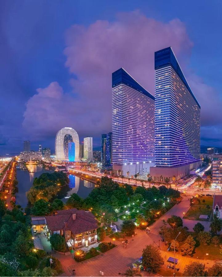 Orbi City Sea View - Special Category Aparthotel Батуми Екстериор снимка