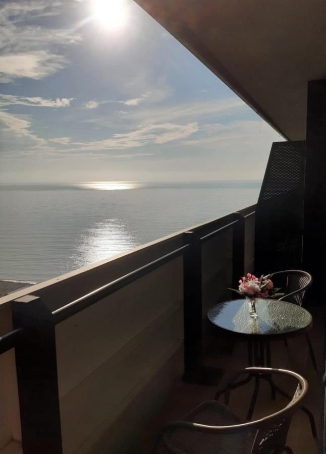Orbi City Sea View - Special Category Aparthotel Батуми Екстериор снимка